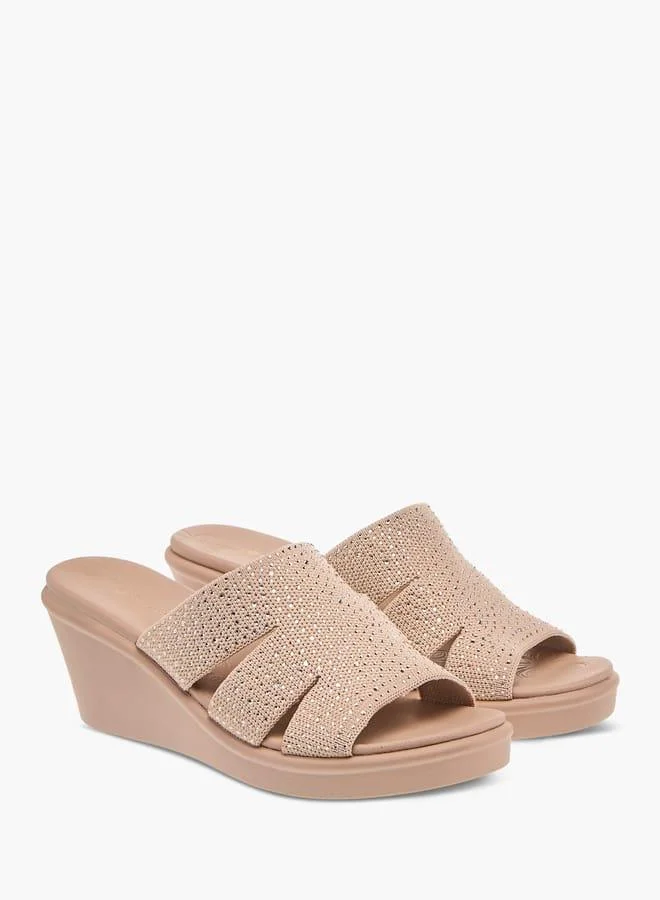 لو كونفورت صنادل نسائية سهلة الارتداء بكعب ويدج مزخرفة