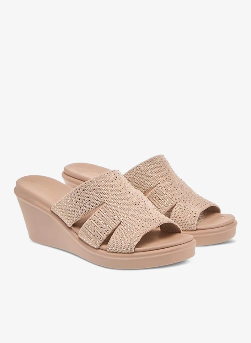 لو كونفورت صنادل نسائية سهلة الارتداء بكعب ويدج مزخرفة