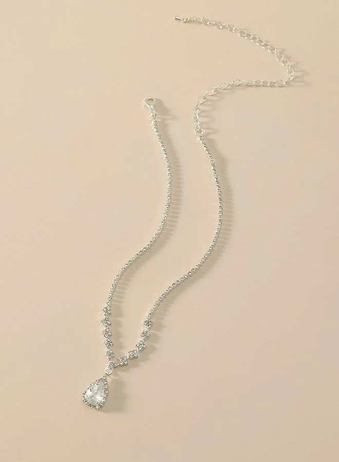 تايك تو عقد مزين بدلاية متدلية