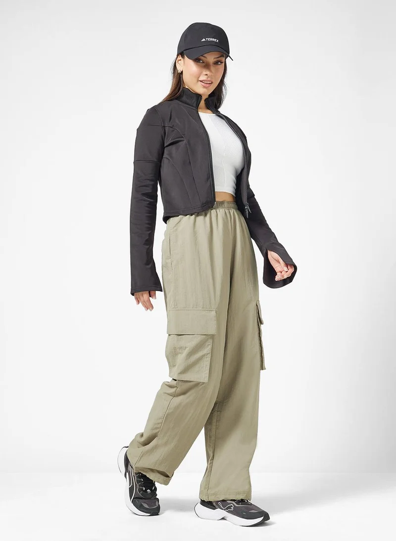 بوما بنطلون كارجو مريح أساسي لخزانة ملابسك