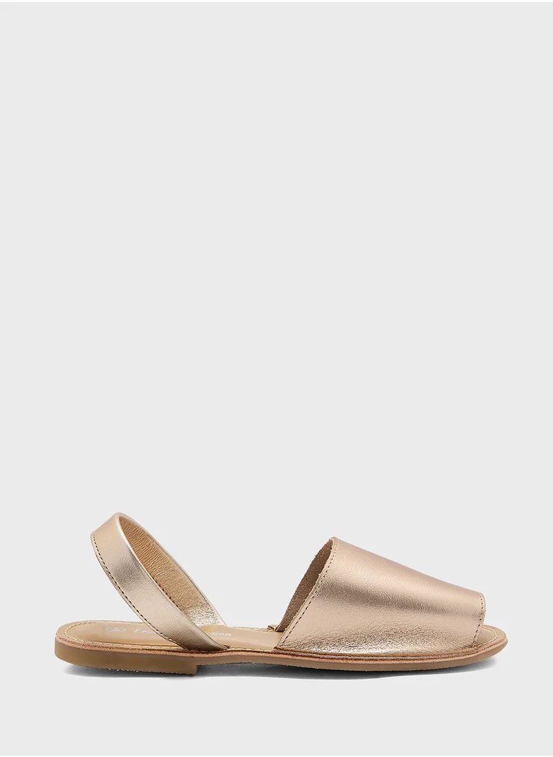 جينجر Sling Back Flat Sandal