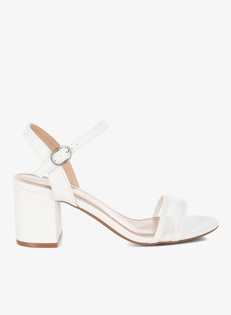 لندن راج حذاء بكعب سميك بإبزيم شبكي باللون الأبيض