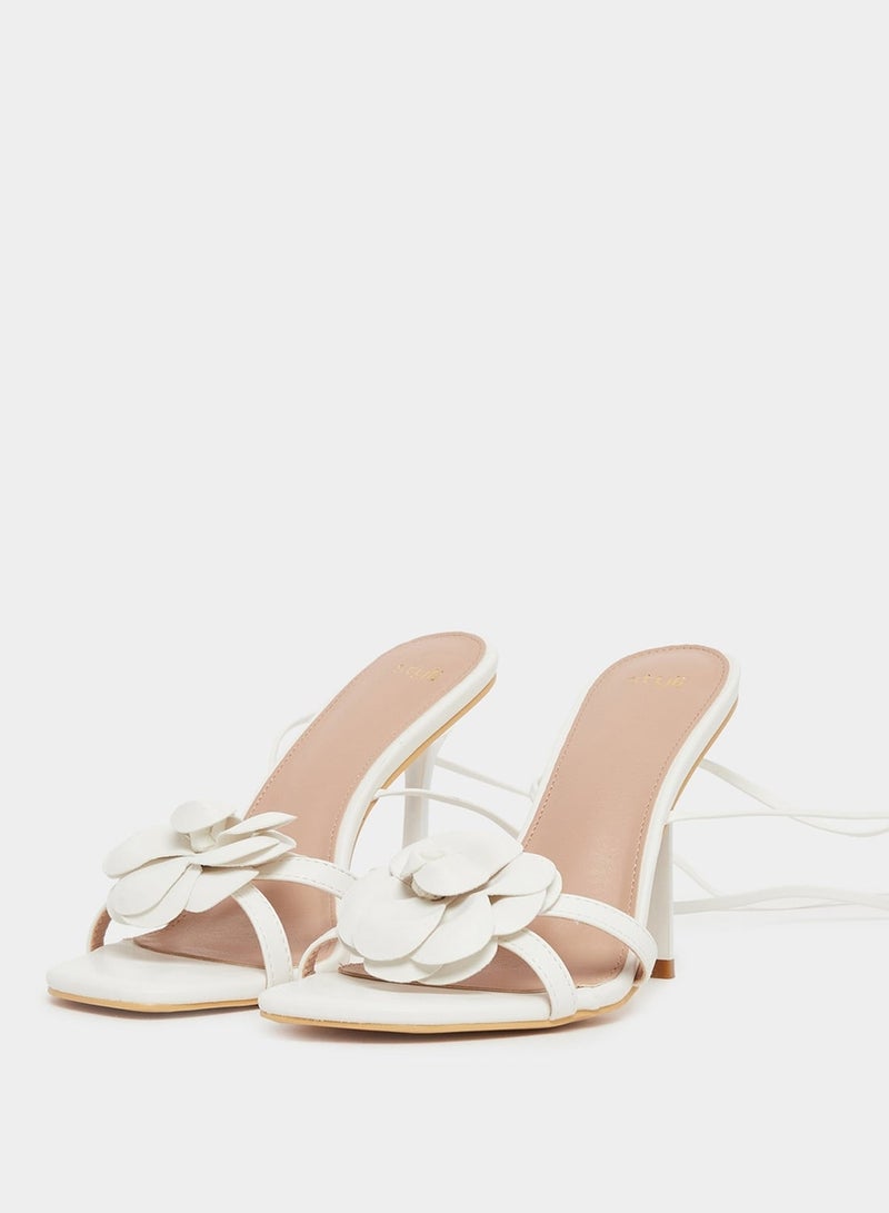 ستايلي صنادل بكعب ستيليتو بتفاصيل فيونكة - Image 5