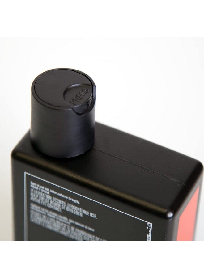 Uppercut Deluxe شامبو القوة والاستعادة لجميع أنواع الشعر وغني بالبيوتين والكافيين لتعزيز النمو الصحي 8 أونصة سائلة / 240 مل. - Image 5