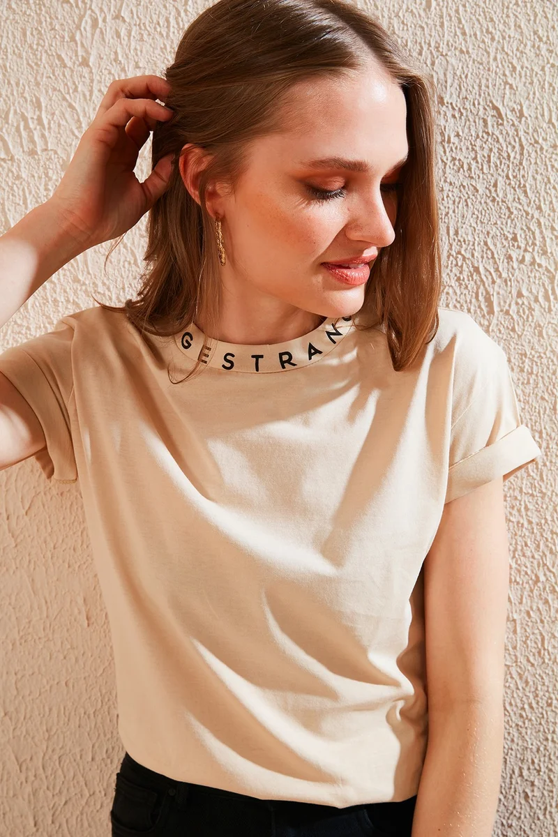 Lela Collar Printed Crew Neck Basic Knitted Tshirt Women's Tshirt 5864054