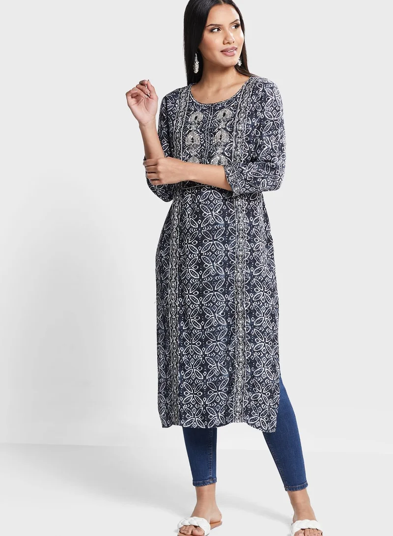 kolaba Embroidered Floral Printed Kurti