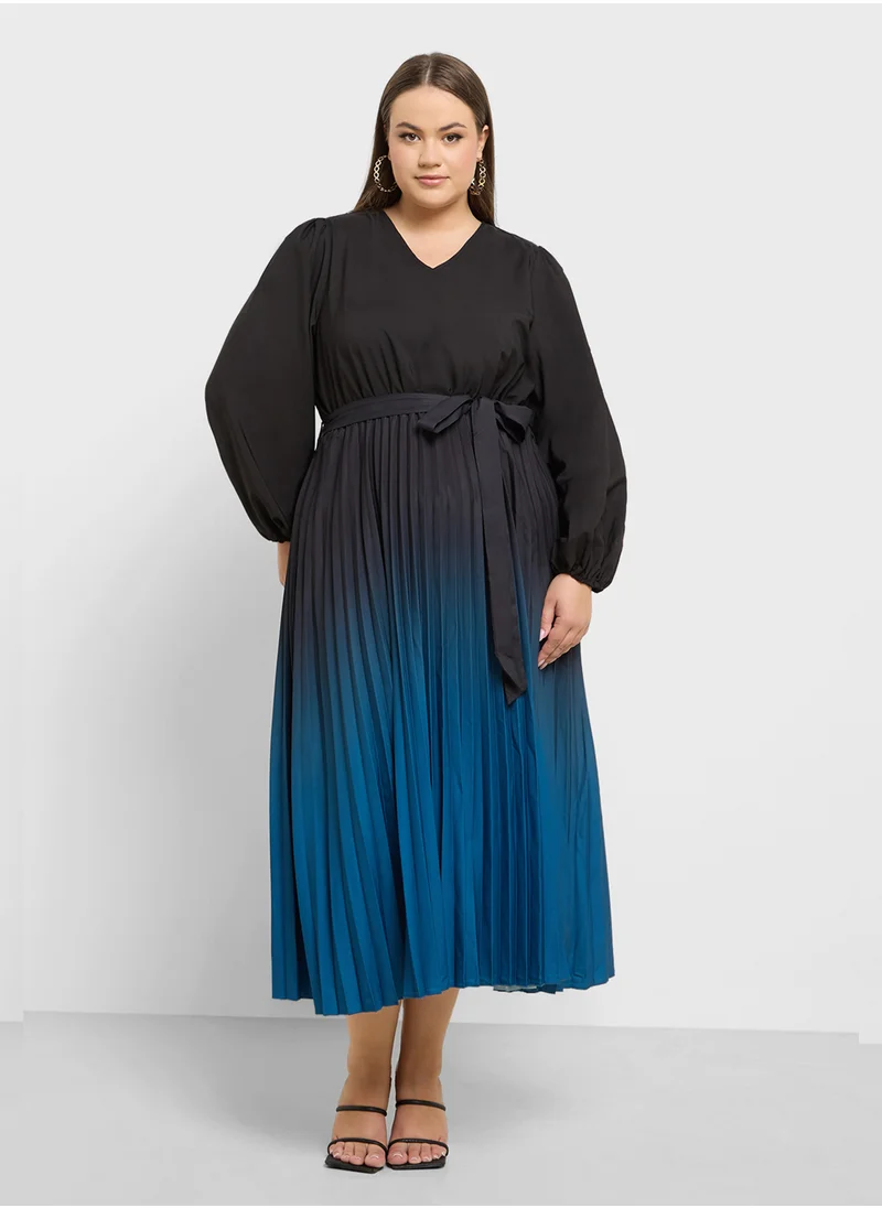 ايلا بلس Ombre Pleated Dress