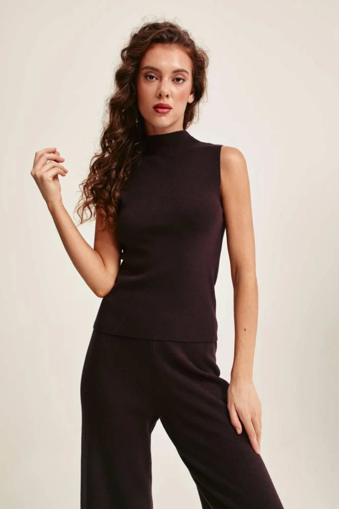 Tenda Sleeveless Knitted Blouse Brown