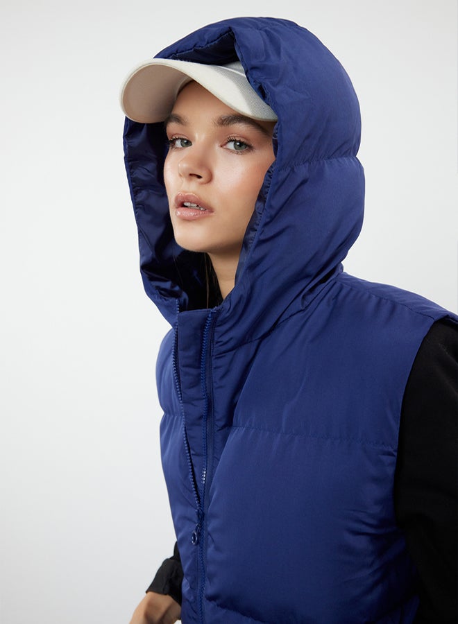 trendyol سترة مبطنة بغطاء رأس واسعة الحجم مقاومة للماء باللون الأزرق الداكن TWOAW24YE00019 - Image 3