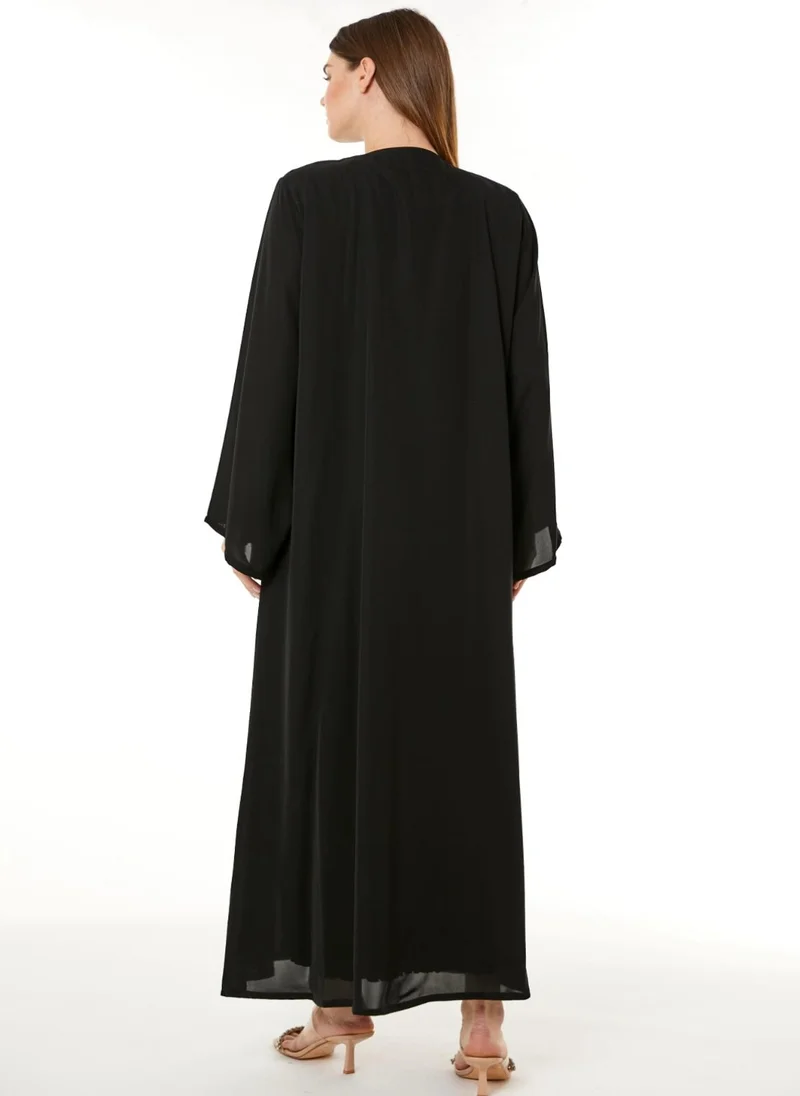 Moistreet  Black Crepe Hand Embellished Abaya for Women | Best Price UAE