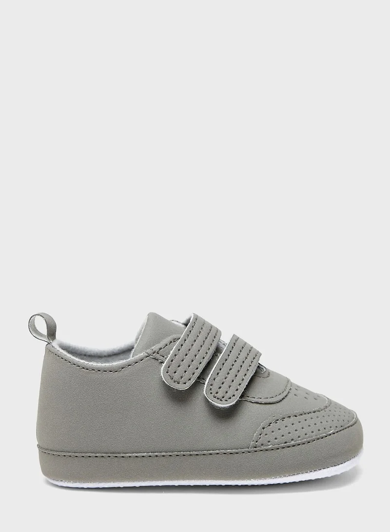 LBL by Shoexpress Kids Low Top Slip On Sneakers