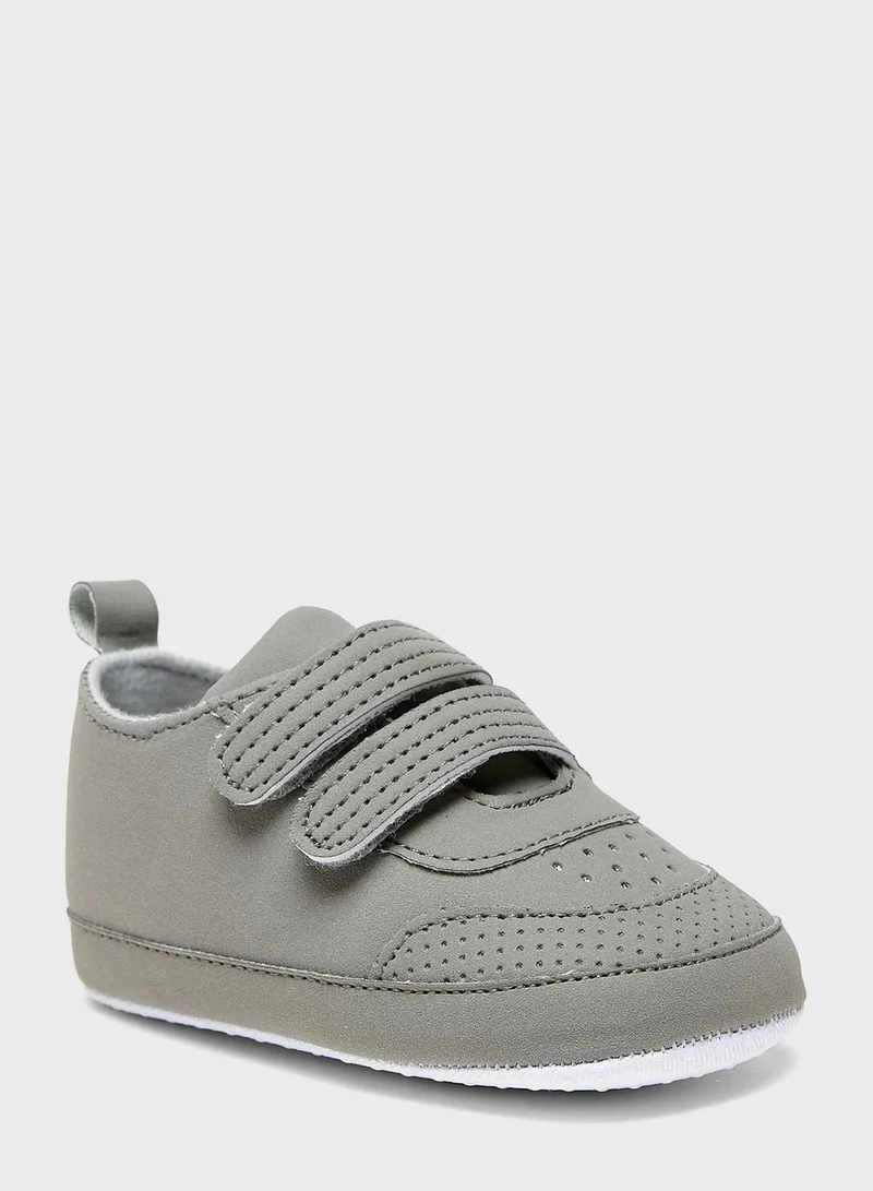 LBL by Shoexpress Kids Low Top Slip On Sneakers