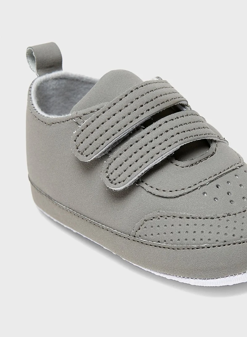 LBL by Shoexpress Kids Low Top Slip On Sneakers