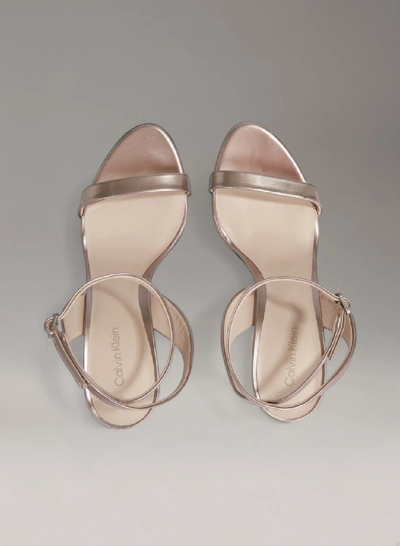 كالفن كلاين صندل من الجلد بكعب عالي رفيع - Image 3