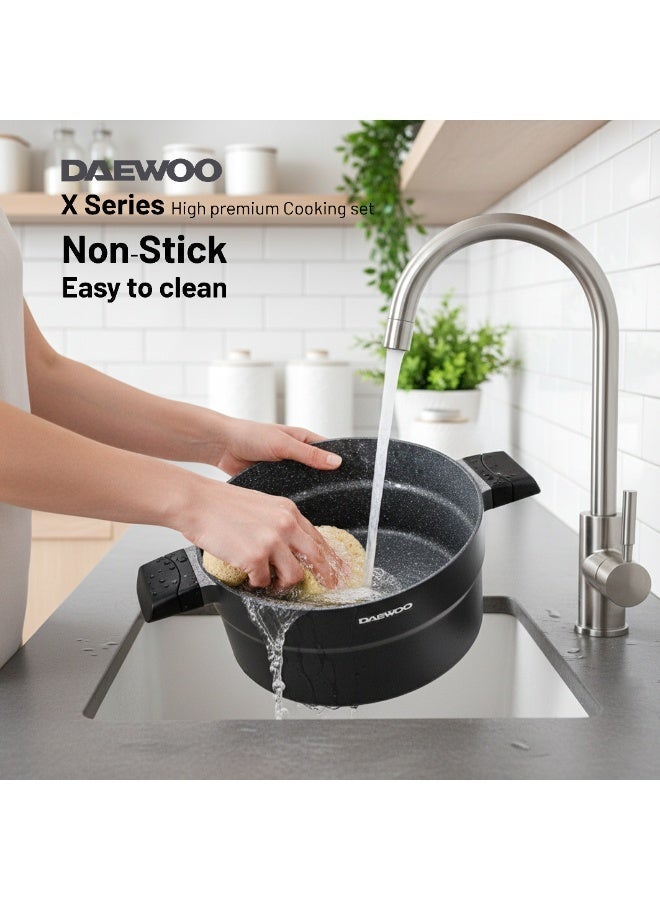 دايو طقم أواني طهي دايو 11 قطعة من الألومنيوم المصبوب، بطلاء جرانيت غير لاصق، مناسب لمواقد الحثّ والفرن، خالٍ من المواد الكيميائية، قدور 32 سم و28 سم و24 سم، ومقلاة 28 سم بمقبض قابل للإزالة، طقم أواني طهي متين. - Image 4