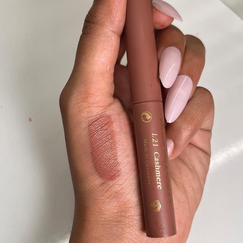 Just Gold Long Lasting Matte Finish Creamy Matte lipstick with nourishment of vitamin E and Aloe vera L21 Cashmere - Image 5