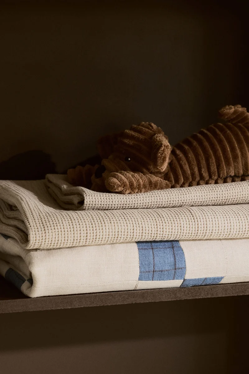 اتش اند ام بطانية أطفال بنمط الوافل