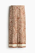 اتش اند ام brown and white