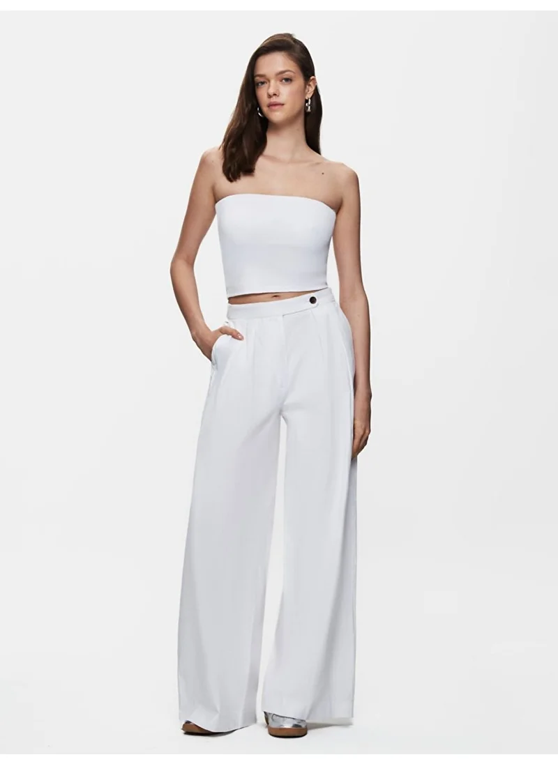 ال تي بي White trousers