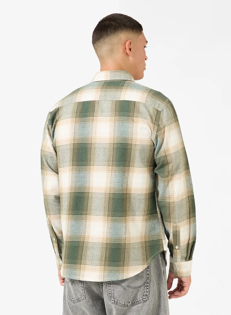 سفنتي فايف قميص كلاسيكي بقصة عادية