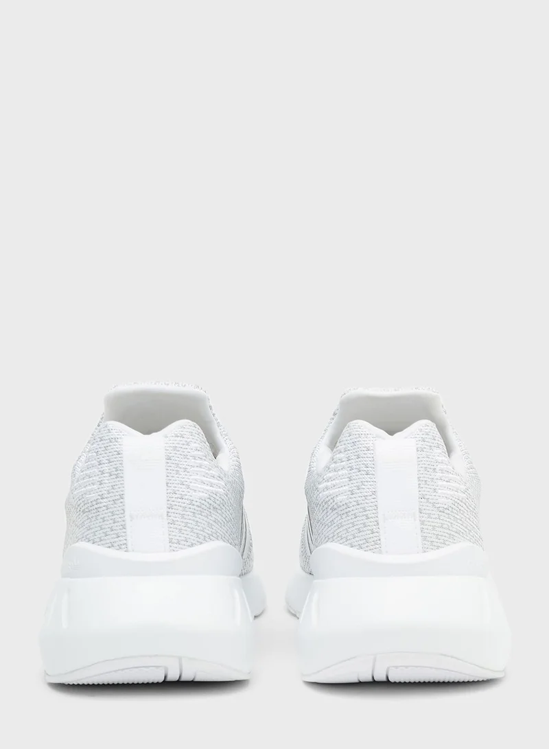 adidas Originals Swift Run 22 Sneakers