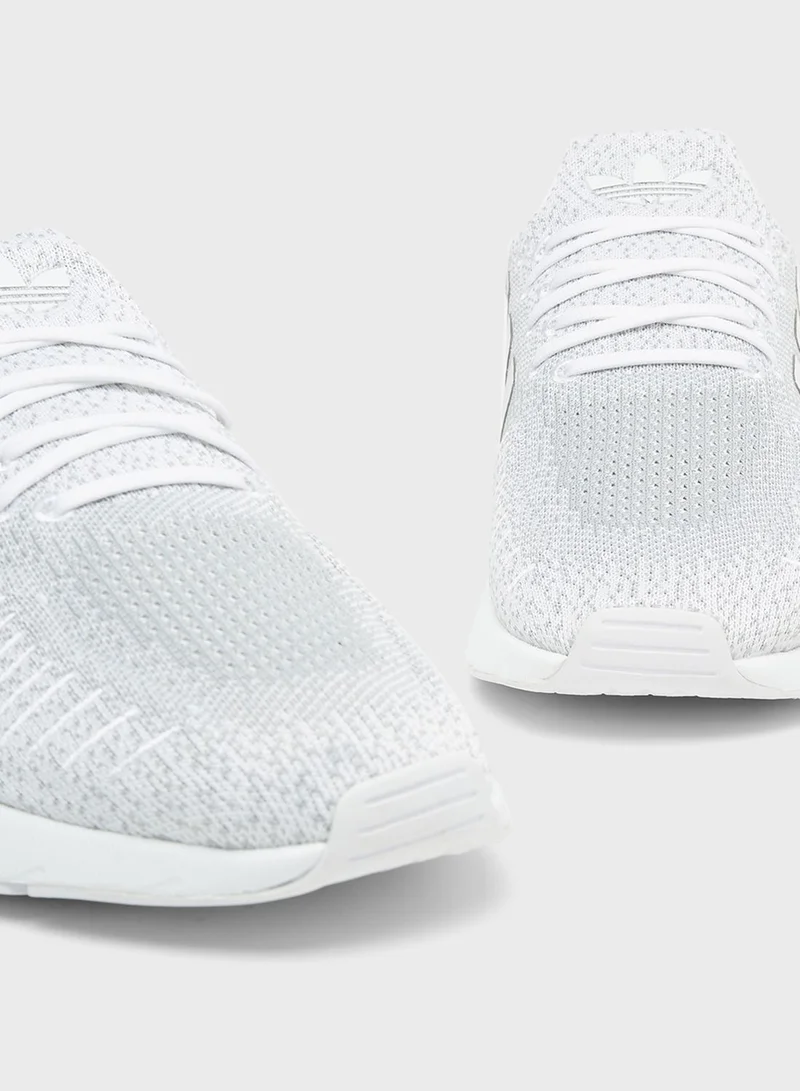 adidas Originals Swift Run 22 Sneakers