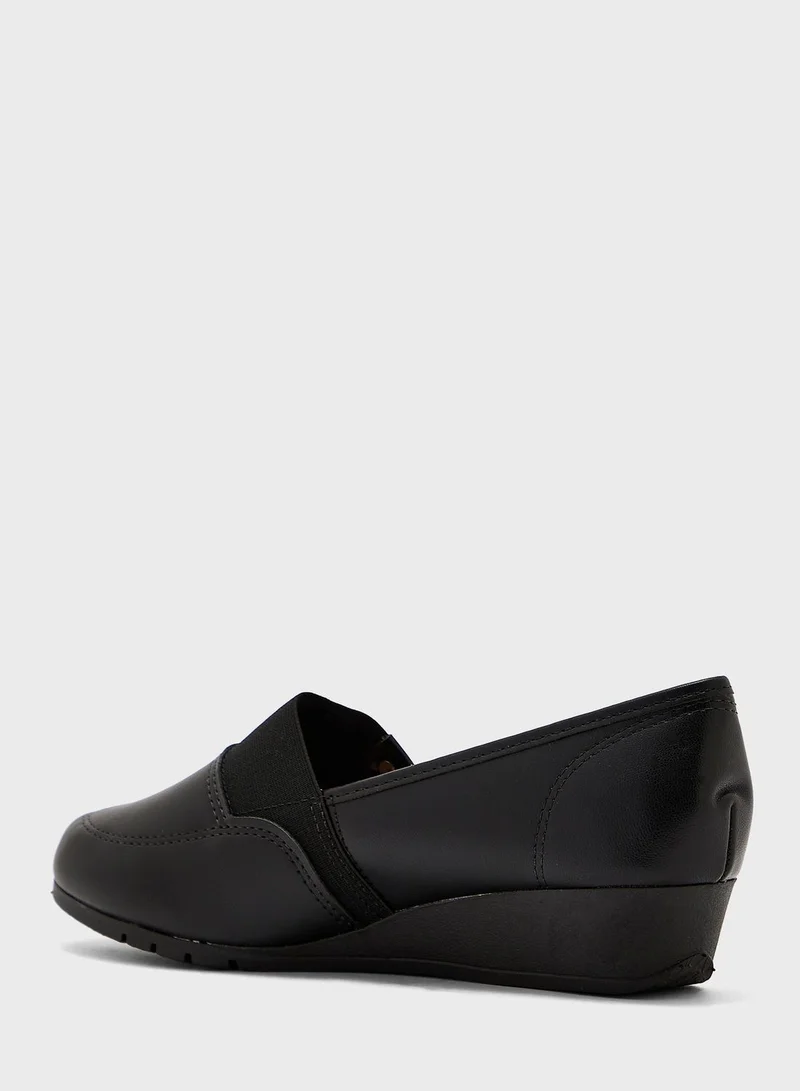 MOLECA Sabrina Close Toe Mid Heel Espadrilles