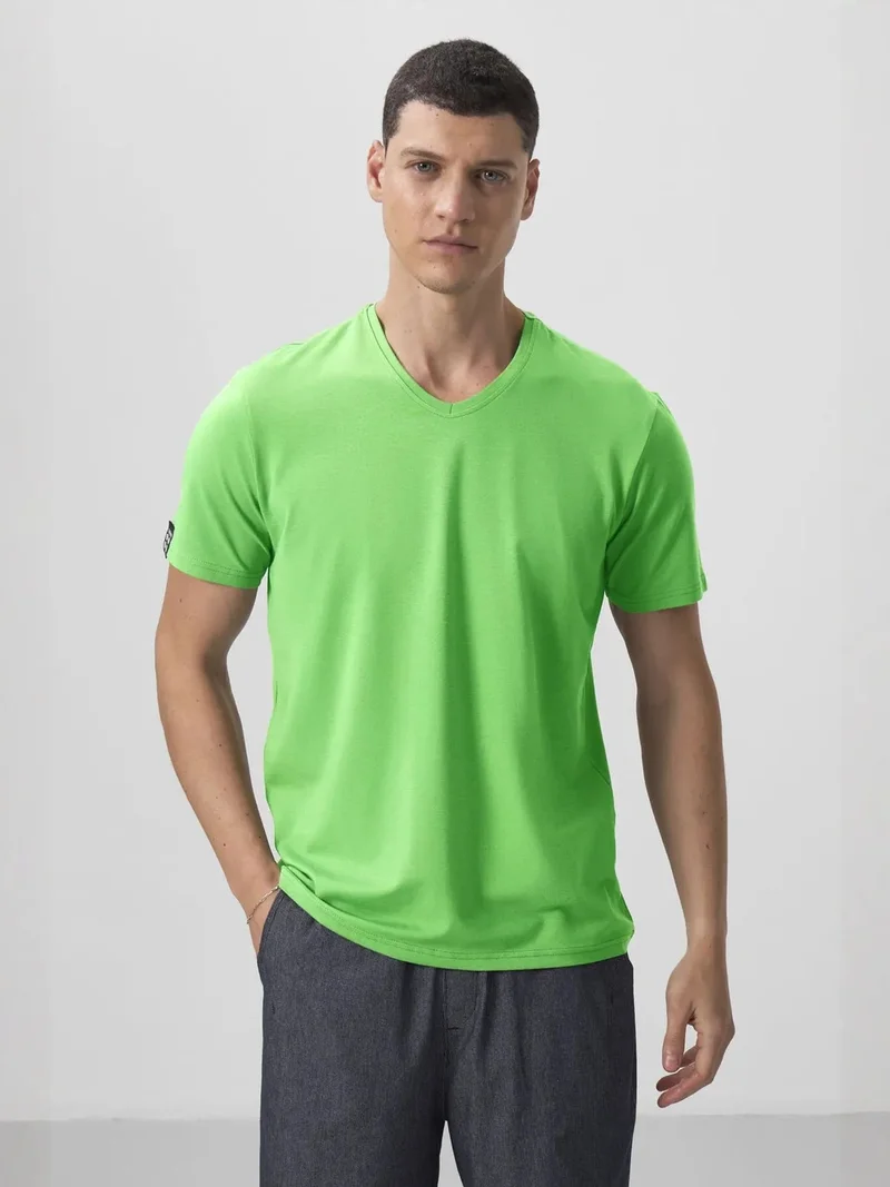 تومي لايف TOMMY Men's V-Neck Short Sleeve T-Shirt