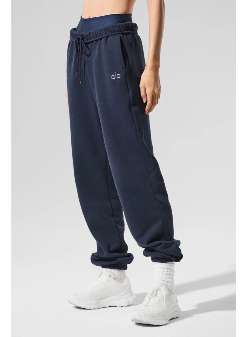 Alo Yoga Alo Loose Ankle-Length Cotton Pants, Sporty And Casual - Image 2