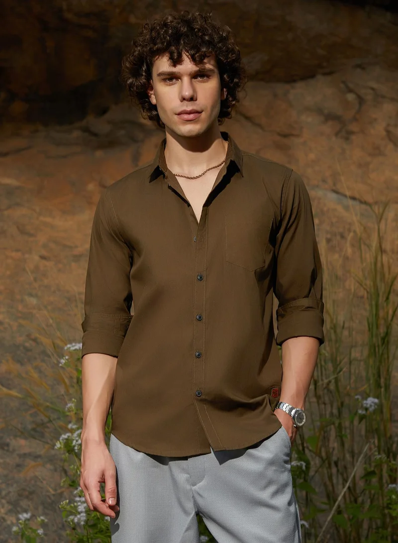 Campus Sutra Men's Olive Green Solid Button-Up Shirt For Casual Wear | Spread Collar | Long Regular Sleeves | Button Closure | Shirt Crafted With Comfort Fit For Everyday Wear