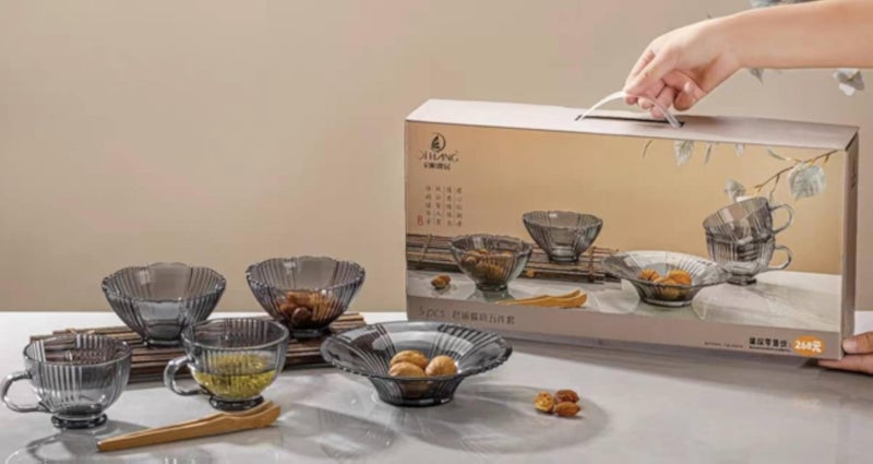 فامي 7 بييكي يليجانت تقديم طقم ينكلوديس 3 بوولس اند 3 أكواب ويته ماتكهينج تقديم طبق فور ياسي اند بياوتيفول دينينج بريب, تقديم درينكس اند هوسبيتاليتي