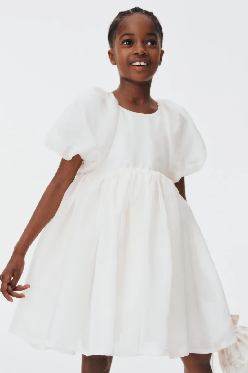 اتش اند ام فستان ساتان بأكمام منفوخة