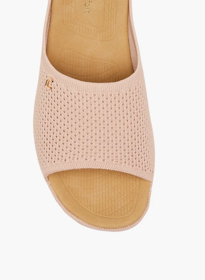 لو كونفورت Flyknit Textured Slip-On Comfort Sandals