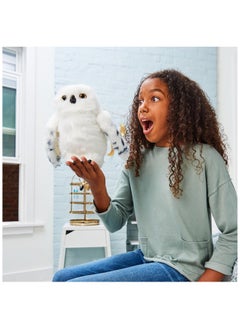 WIZARDING WORLD Wizarding World Harry Potter, Enchanting Hedwig Interactive Owl with Over 15 Sounds and Movements and Hogwarts Envelope, Kids Toys for Ages 5 and up  - Image 3