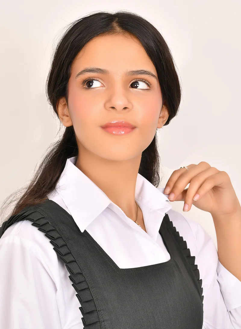 HAWRAA ABAYA Square Ruffle Apron - Medium