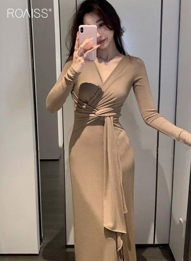 رويس تنورة نسائية بفتحة رقبة على شكل حرف V، بتصميم ملتف يبرز الخصر، مريحة وناعمة، بأكمام طويلة وحمالات رفيعة، وخصر غير منتظم، مناسبة للارتداء اليومي والحفلات، لون بني فاتح. - Image 2