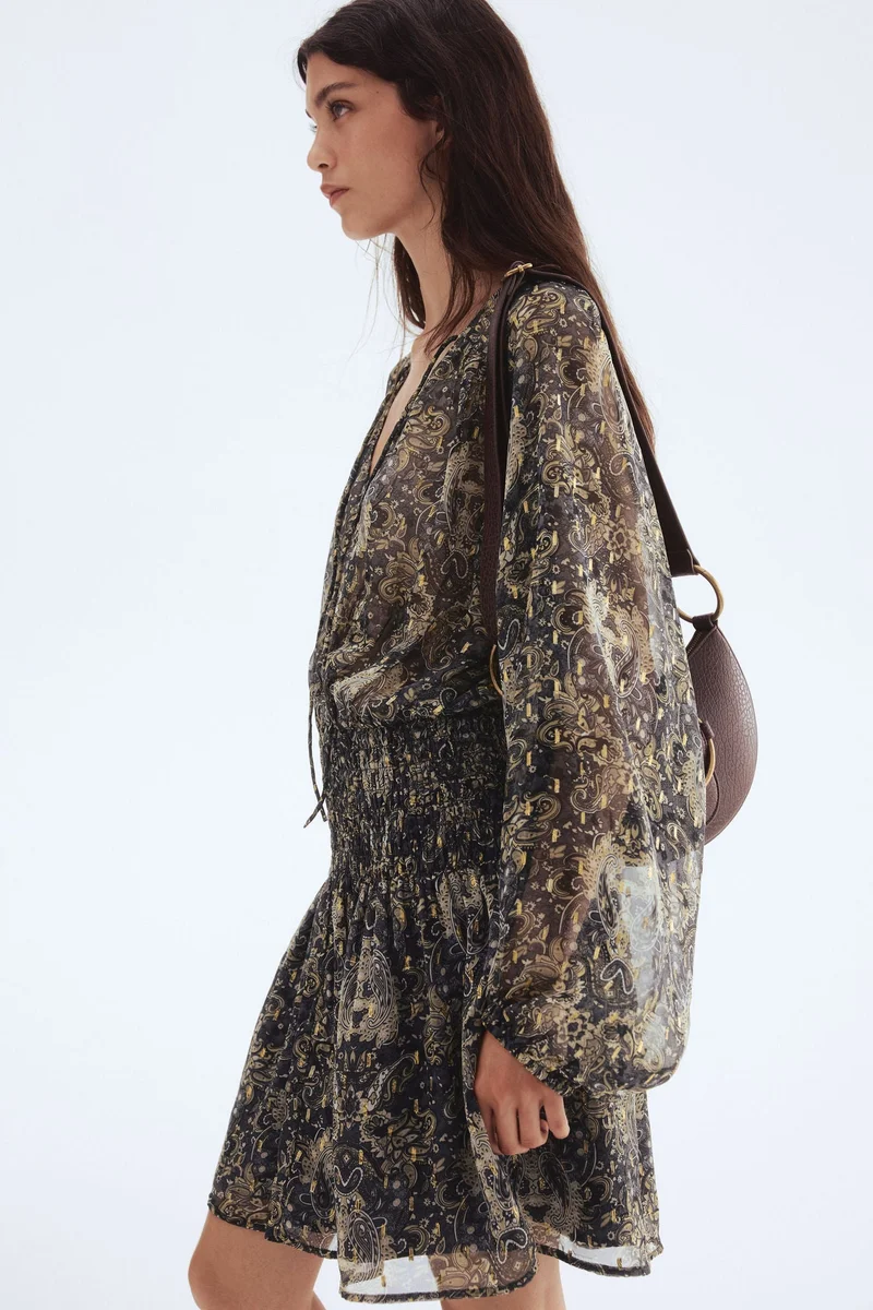 اتش اند ام فستان شيفون مزين بدرزات مجمعة