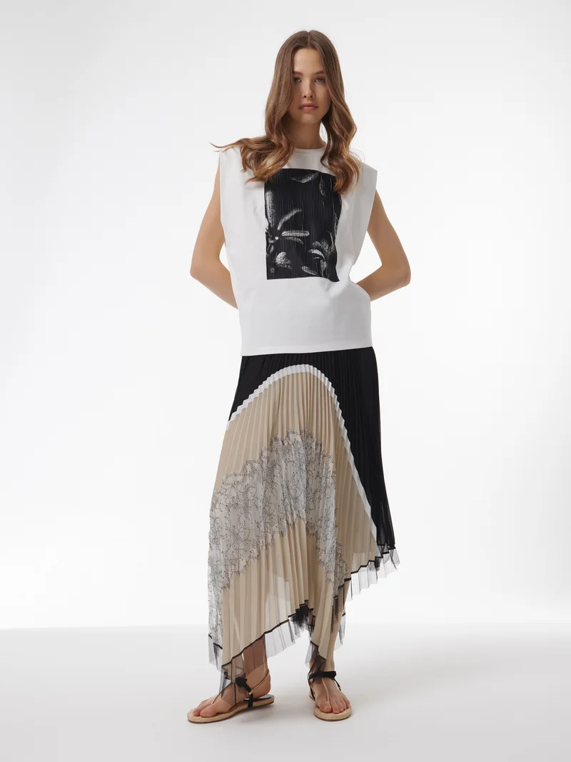 leem Floral Printed T-Shirt