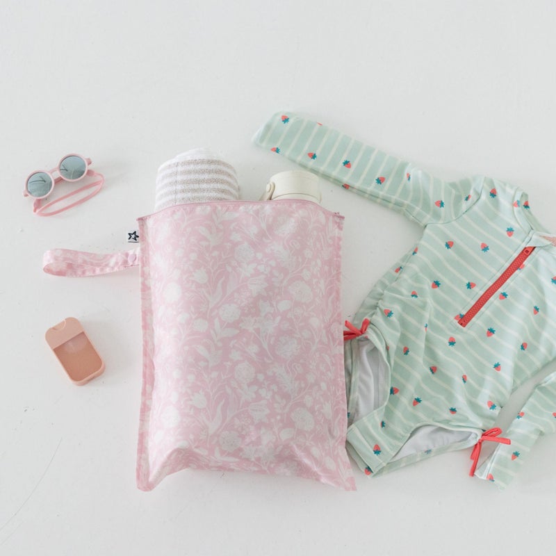 Tiny Twinkle Mess Proof Wet Bags | 2-Pack Reusable Waterproof Wet Bags for Swimsuits | Baby Clothes | Travel & Diaper Bag (Bows,Toile) - Image 5
