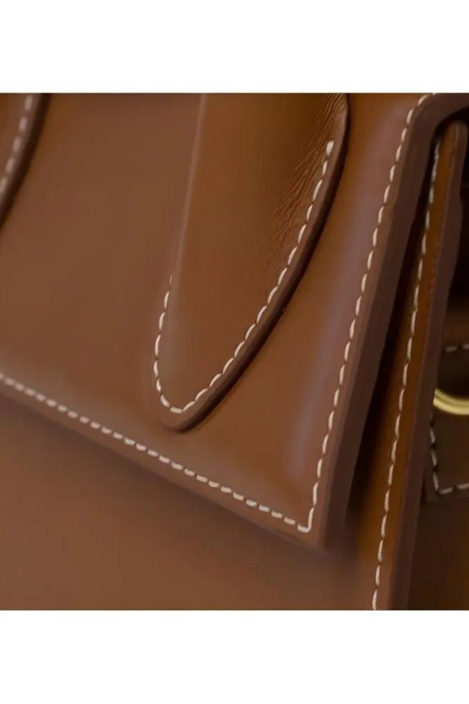 Jacquemus  حقيبة يد Le Chiquito Noeud مع حزام كروس بودي ومقبض علوي وإغلاق مغناطيسي - Image 4