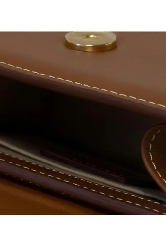 Jacquemus  حقيبة يد Le Chiquito Noeud مع حزام كروس بودي ومقبض علوي وإغلاق مغناطيسي - Image 5