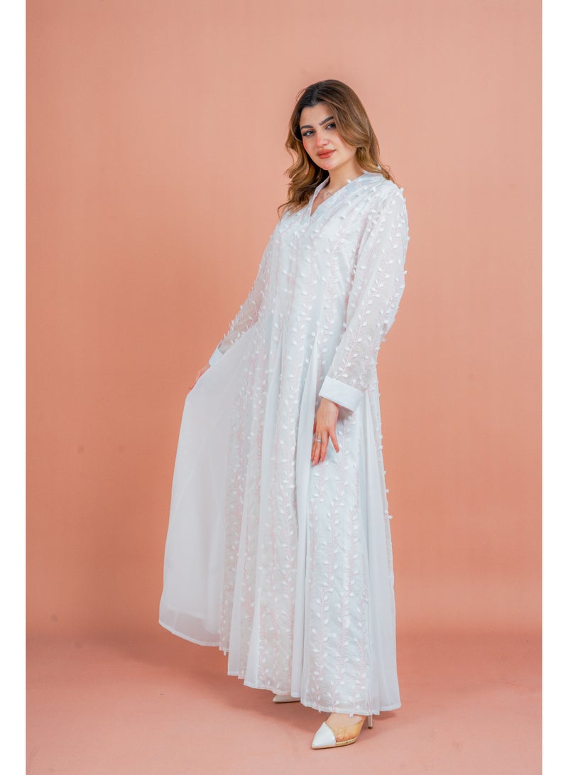 اكسا جلابية مطرزة بتلات ناعمة - Image 3