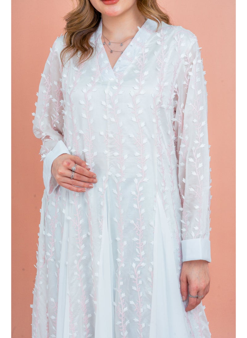 اكسا جلابية مطرزة بتلات ناعمة - Image 4