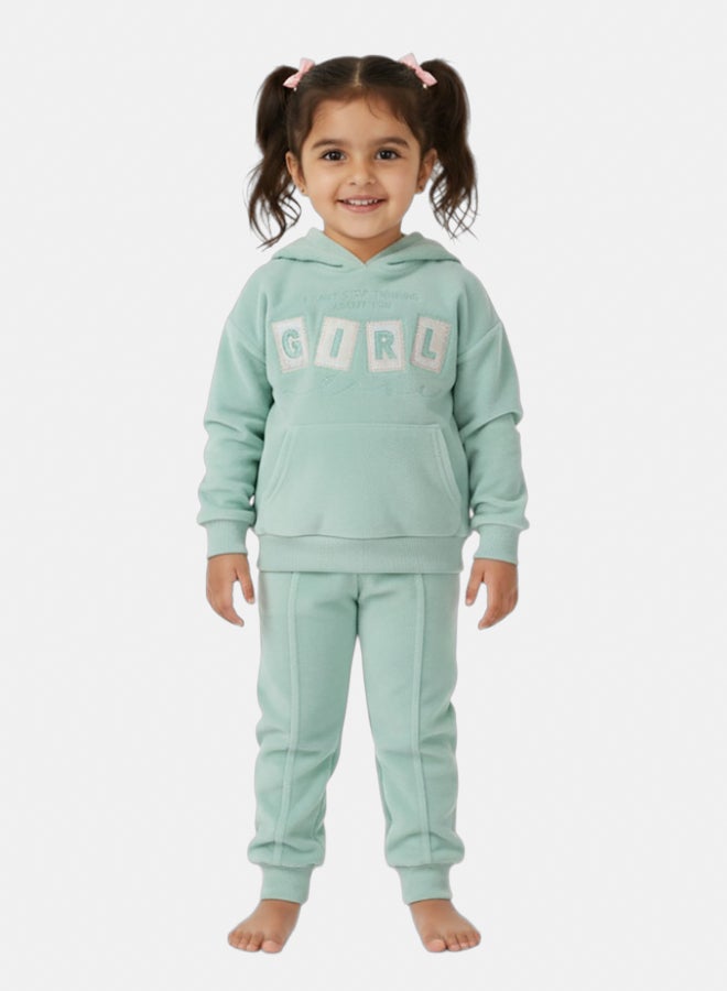 دريم طقم بيجامة بناتي قطيفة بتصميم “GIRL” أنيق - Image 1