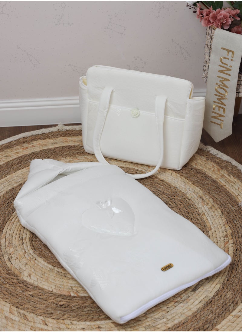 FUN MOMENT - Newborn meds with portable diaper storage bag - Image 1
