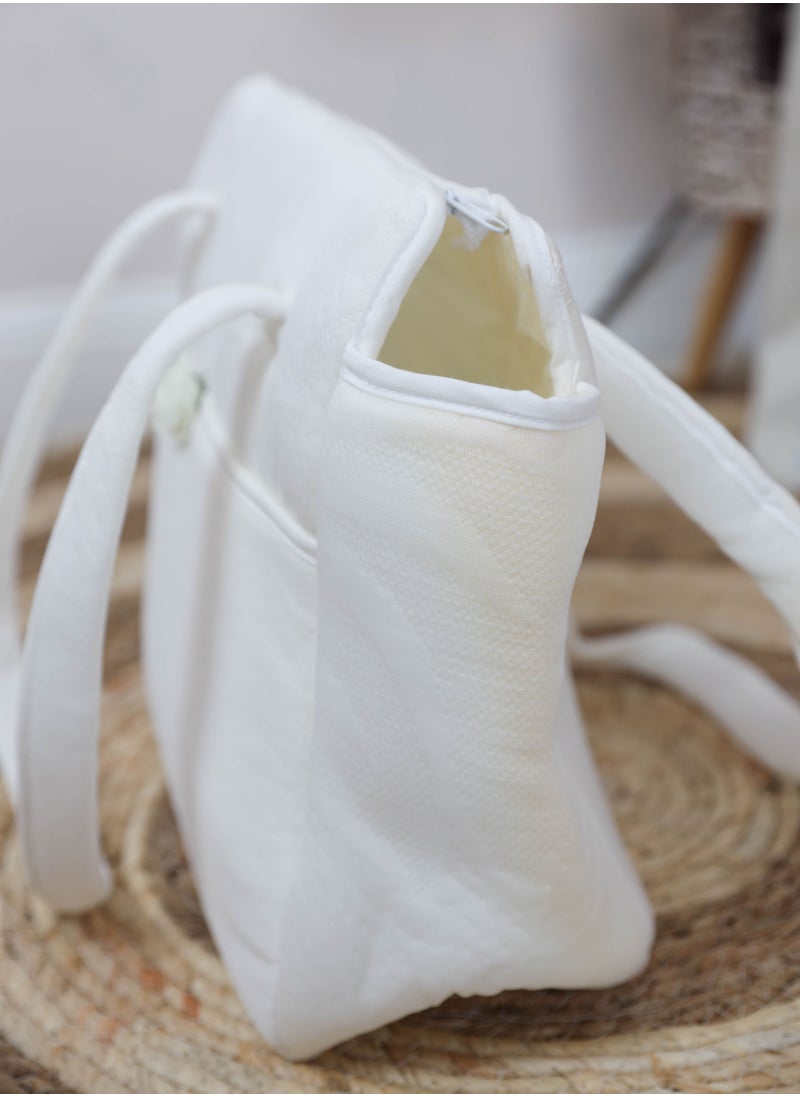 FUN MOMENT - Newborn meds with portable diaper storage bag - Image 1