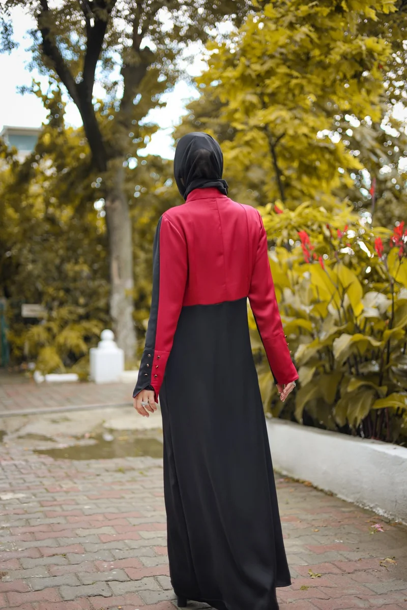هاريكا وير Burgundy Black Color Silk Abaya Ferace