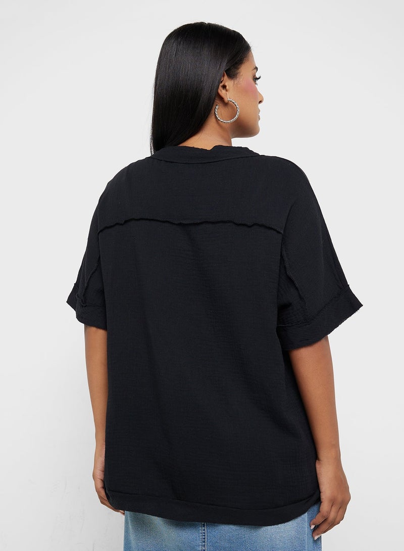 جينجر بلس بلوزة بياقة على شكل حرف - Image 2