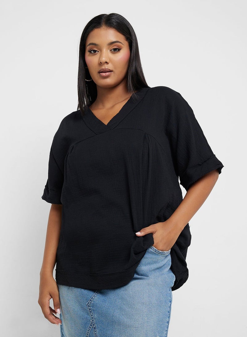 جينجر بلس بلوزة بياقة على شكل حرف - Image 1