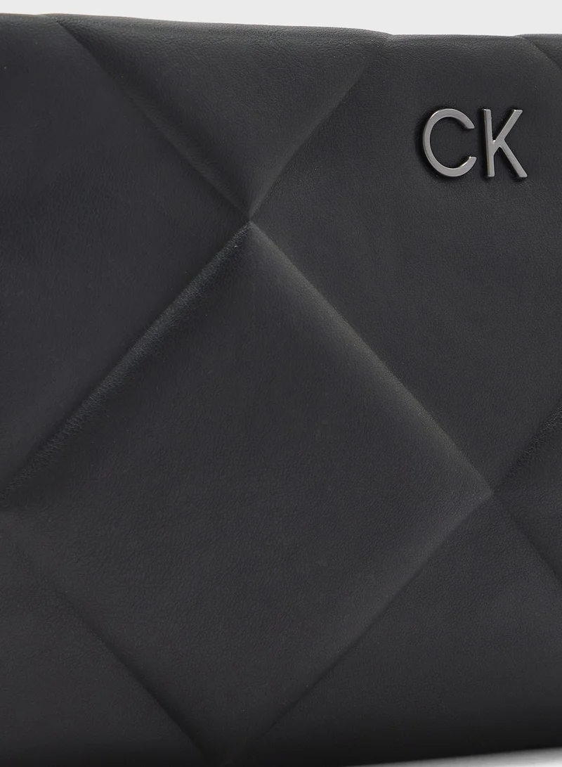 CALVIN KLEIN Reversible Lock Quilt Conv Clutch